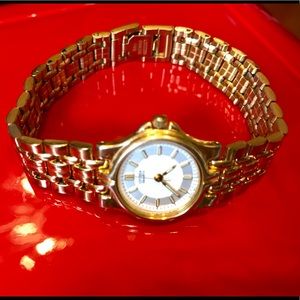 Vintage Citizen gold plated bracelet watch in EUC